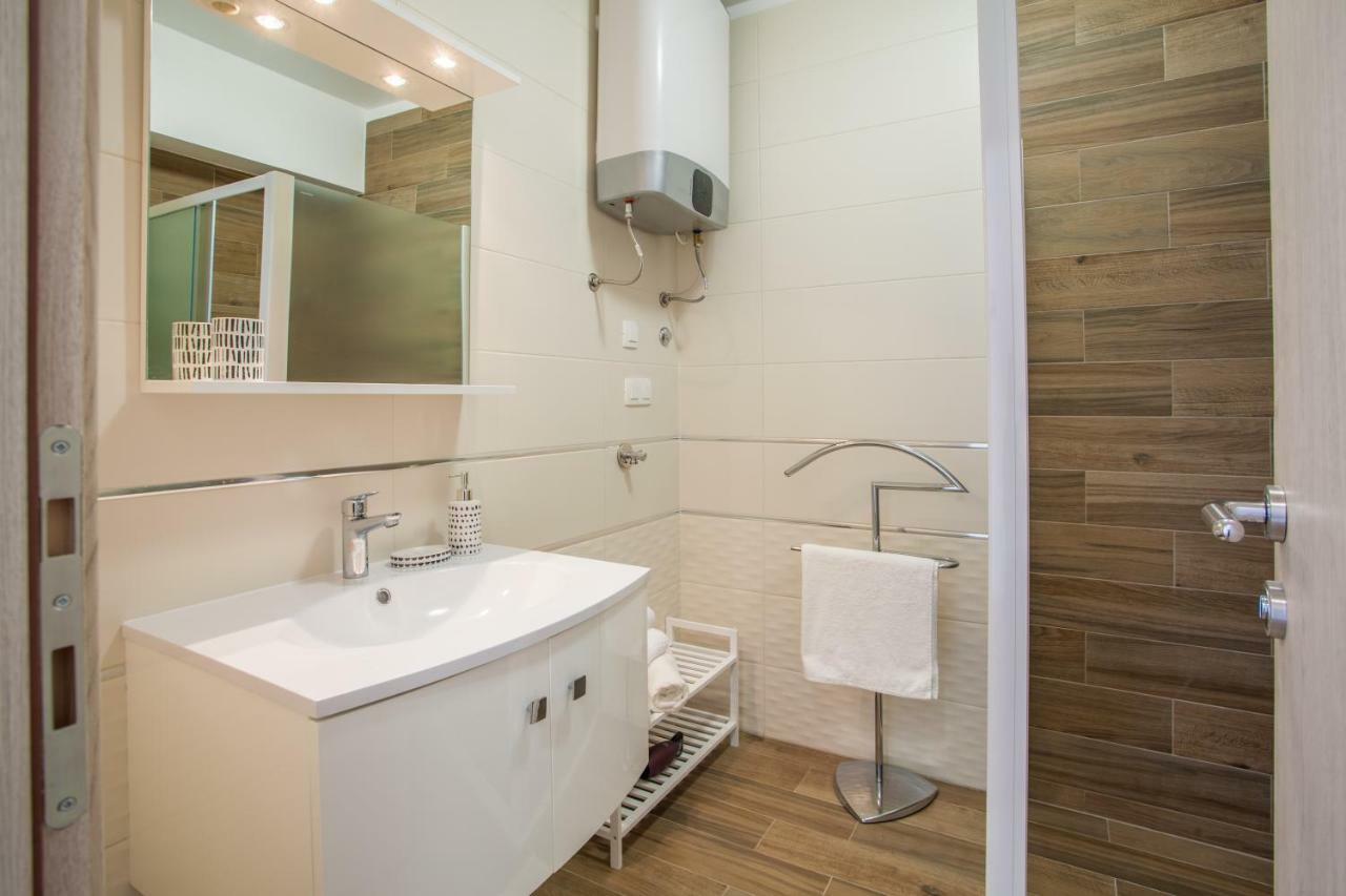 Apartment D Cres Kültér fotó