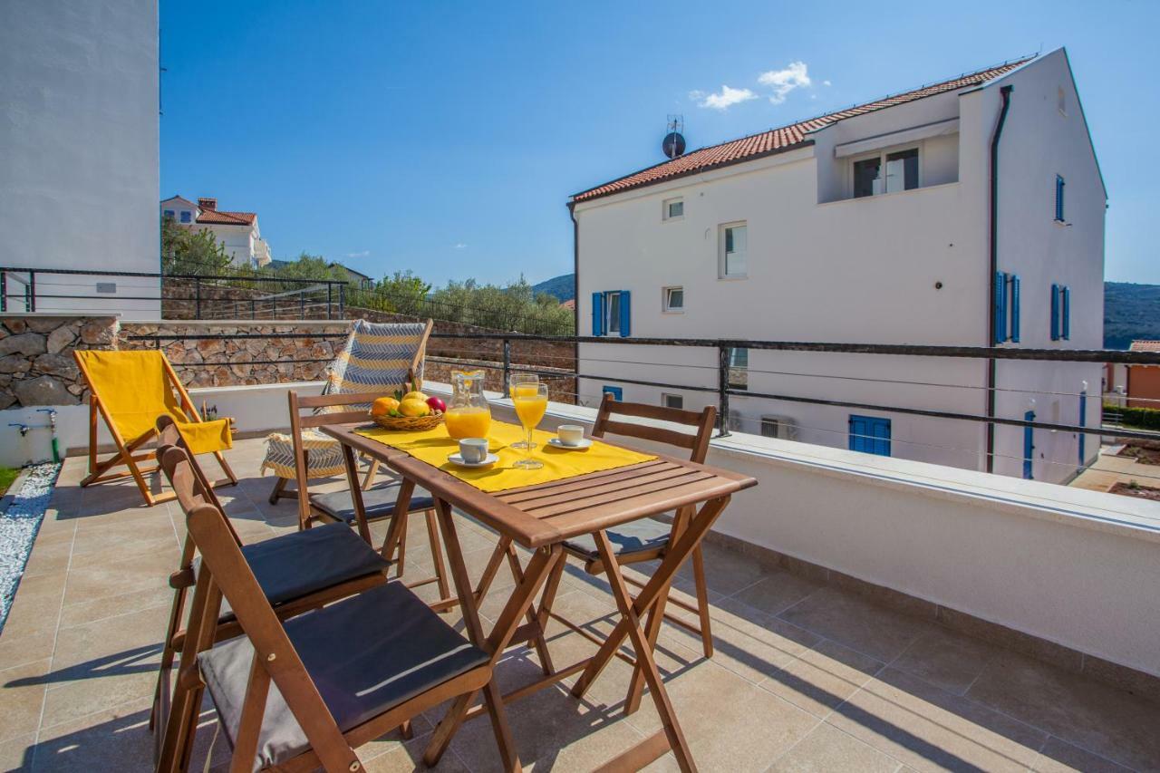 Apartment D Cres Kültér fotó